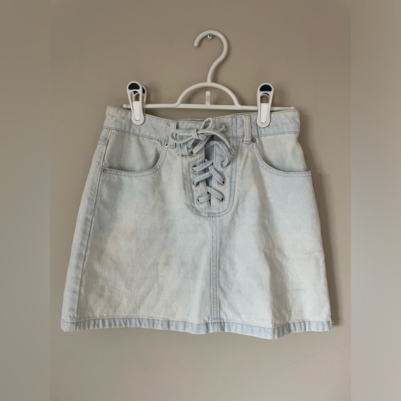 Y2K Forever 21 Light Blue denim Lace-Up Denim Skirt size small NWOT - Picture 3 of 3
